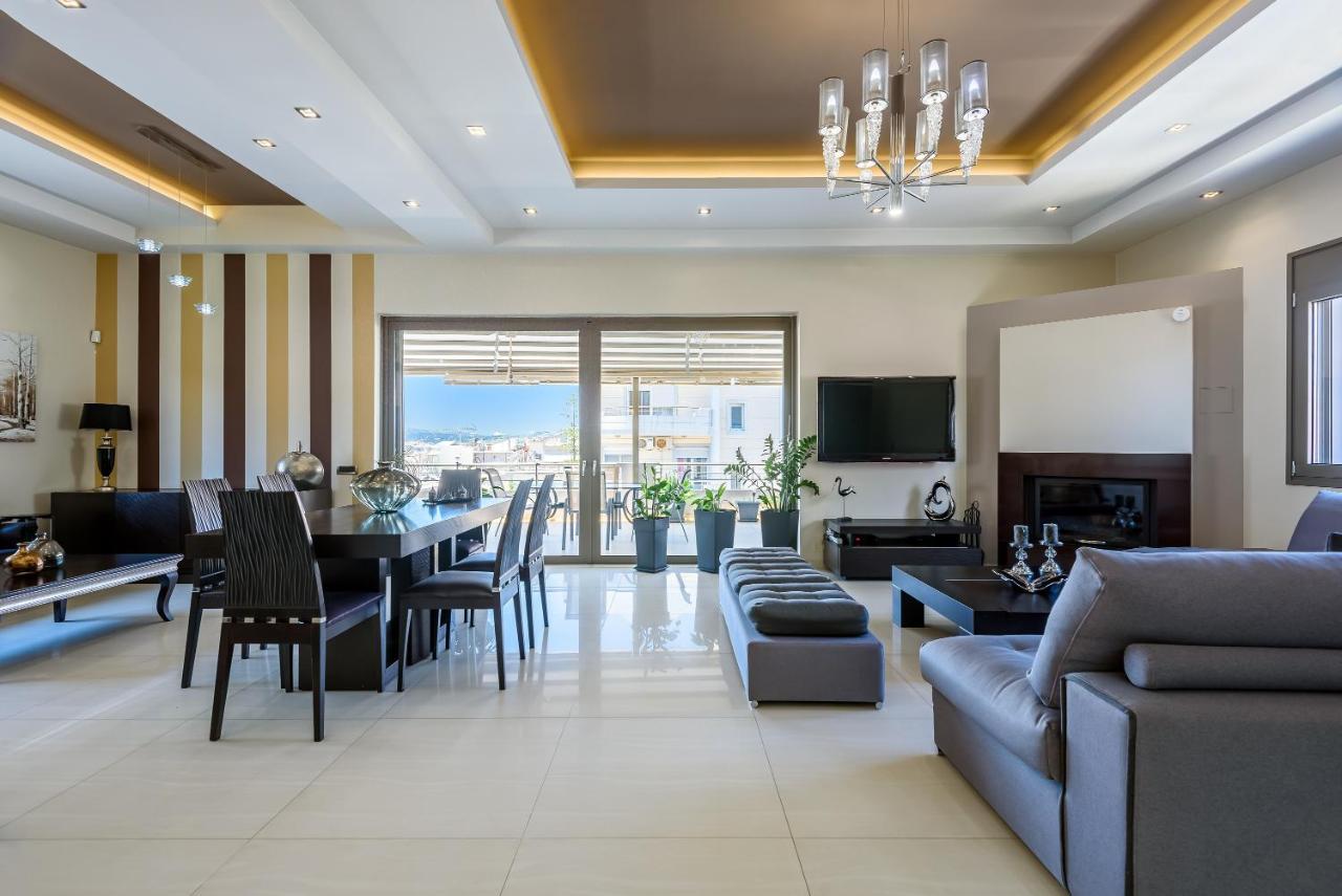 Luxury Villa In City Center With Rooftop Swimming Pool 干尼亞 外观 照片