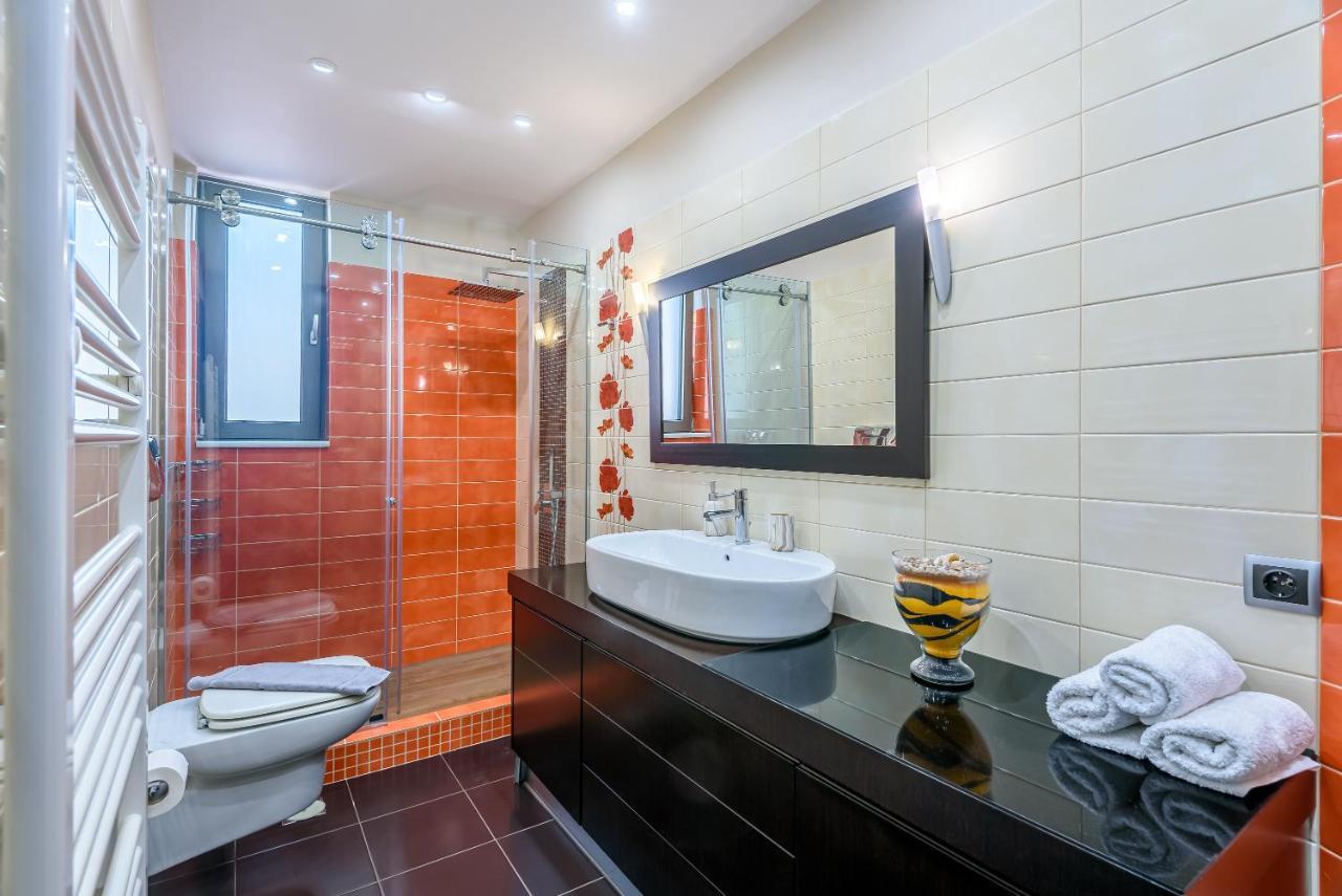 Luxury Villa In City Center With Rooftop Swimming Pool 干尼亞 外观 照片