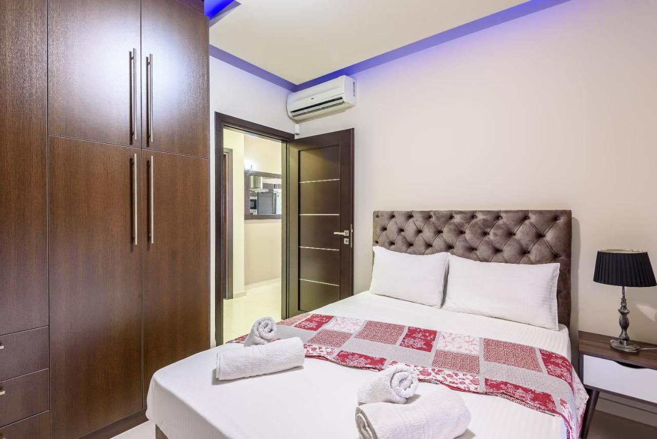 Luxury Villa In City Center With Rooftop Swimming Pool 干尼亞 外观 照片